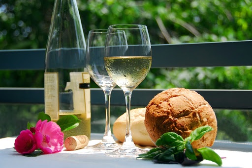 wine-bread.jpg#asset:4732